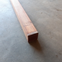 Angelim Vermelho paal geschaafd - 6,8 x 6,8 x 250 cm - ongepunt