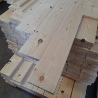 Grenen vloerdeel met velling - 2,1 x 14,7 x 269 cm